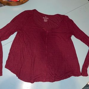 american eagle soft and sexy flowy maroon red top size medium